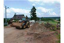 Budowa kanalizacji w Zachełmiu (gm. Zagnańsk) w lipcu 2013 roku