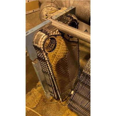 Rysunek 1. Osady żelaza na powierzchni płytowego wymiennika ciepła