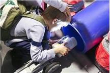 Trwa wielka lekcja ekologii. Malują graffiti na 1000 pędzli - HydroSil