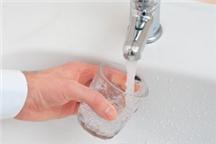 Kranówka lepsza od wody mineralnej? Kranówka lepsza od wody mineralnej?