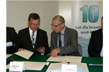 Na zdjęciu od lewej: Henryk Milcarz i Jurij Żerlicyn Na zdjęciu od lewej: Henryk Milcarz i Jurij Żerlicyn