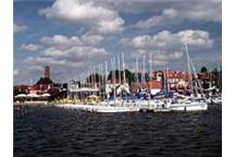 W Mikołajkach stanęła pierwsza ekologiczna przystań żeglarska W Mikołajkach stanęła pierwsza ekologiczna przystań żeglarska