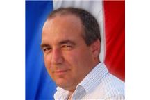 Serge Bosca urodził się w 1968 roku w Marsylii Serge Bosca urodził się w 1968 roku w Marsylii