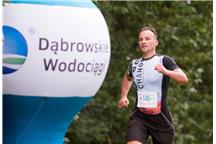 Dąbrowskie Wodociągi dostarczyły na pustynię wodę dla maratończyków Dąbrowskie Wodociągi dostarczyły na pustynię wodę dla maratończyków